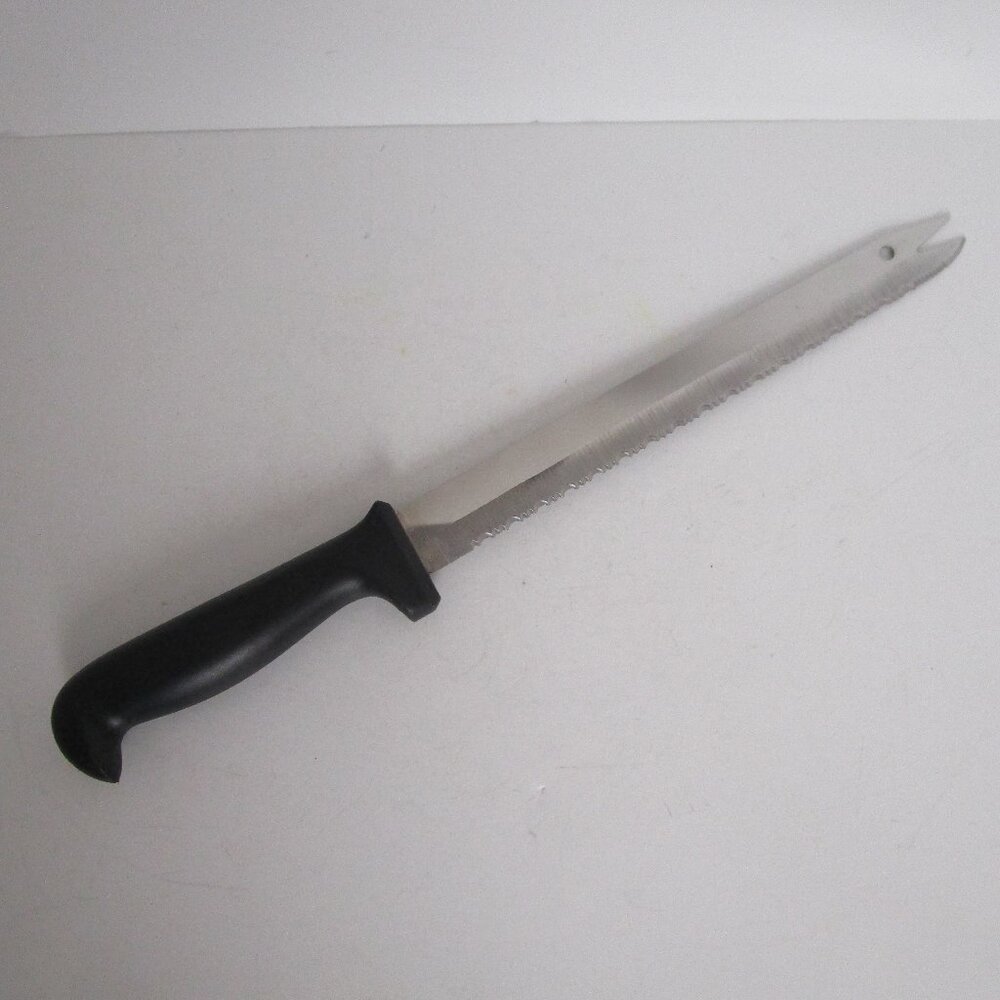 serrated bread knife